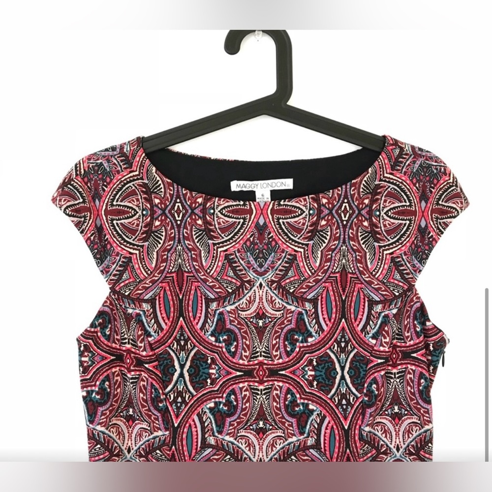 Maggy London Printed Cap Sleeve Sheath
Dress Size Six Multicolor